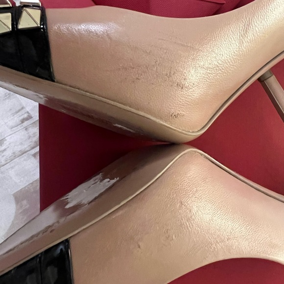 Valentino Garavani Rockstud Alcove Pumps with Studs - Picture 4 of 6